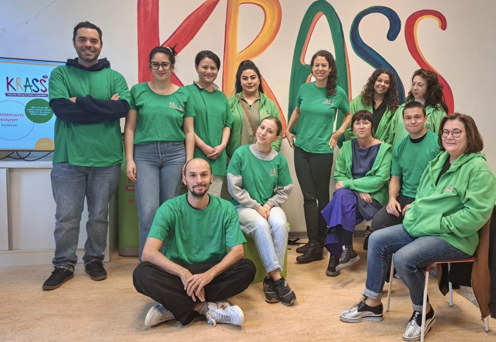 Teamwork wird bei KRASSEN Künstlern im Job großgeschrieben