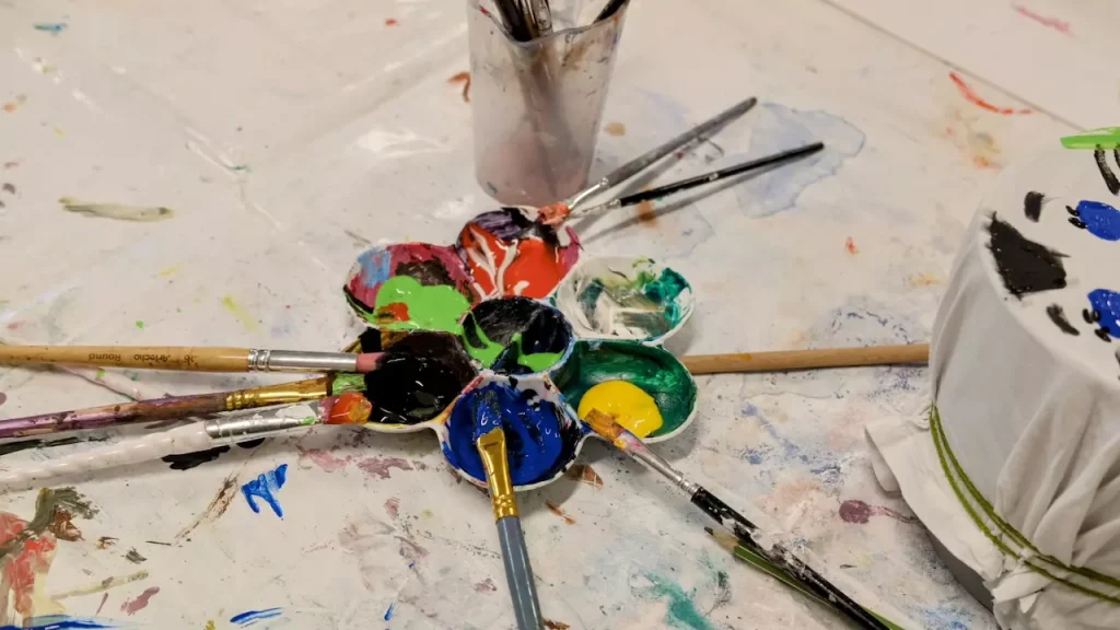 Offenes Kinderatelier: Malen, Basteln & Gestalten