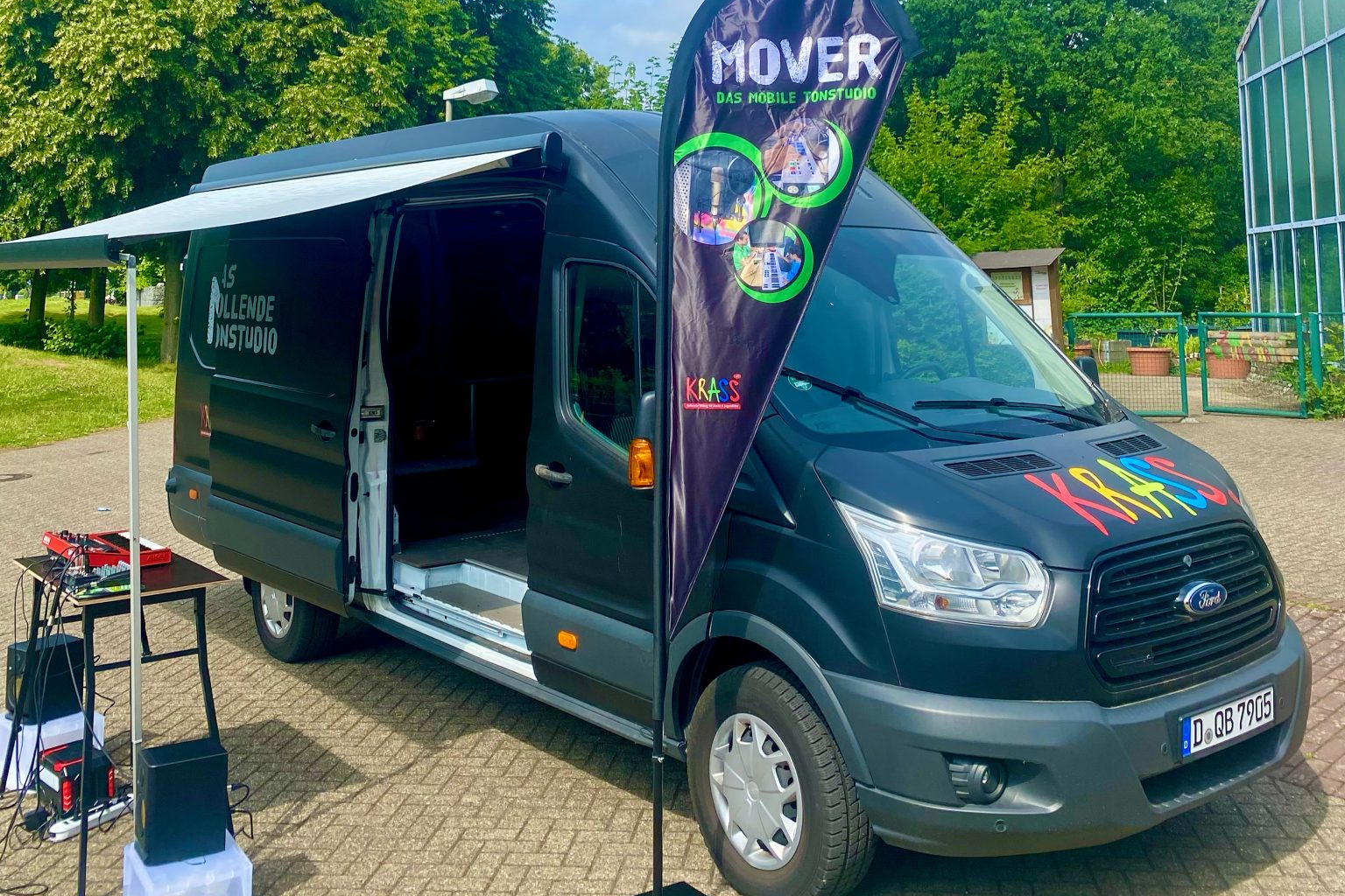 „Der MOVER – das rollende Tonstudio kommt in deine Hood!“