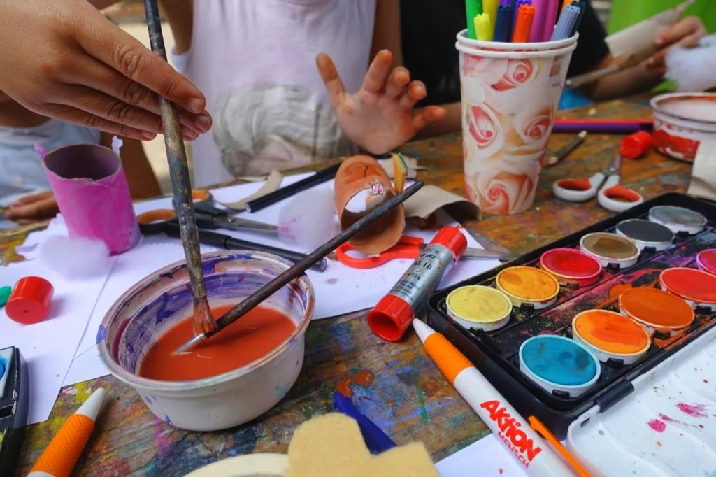 Offenes Kinderatelier: Kinder machen Kunst