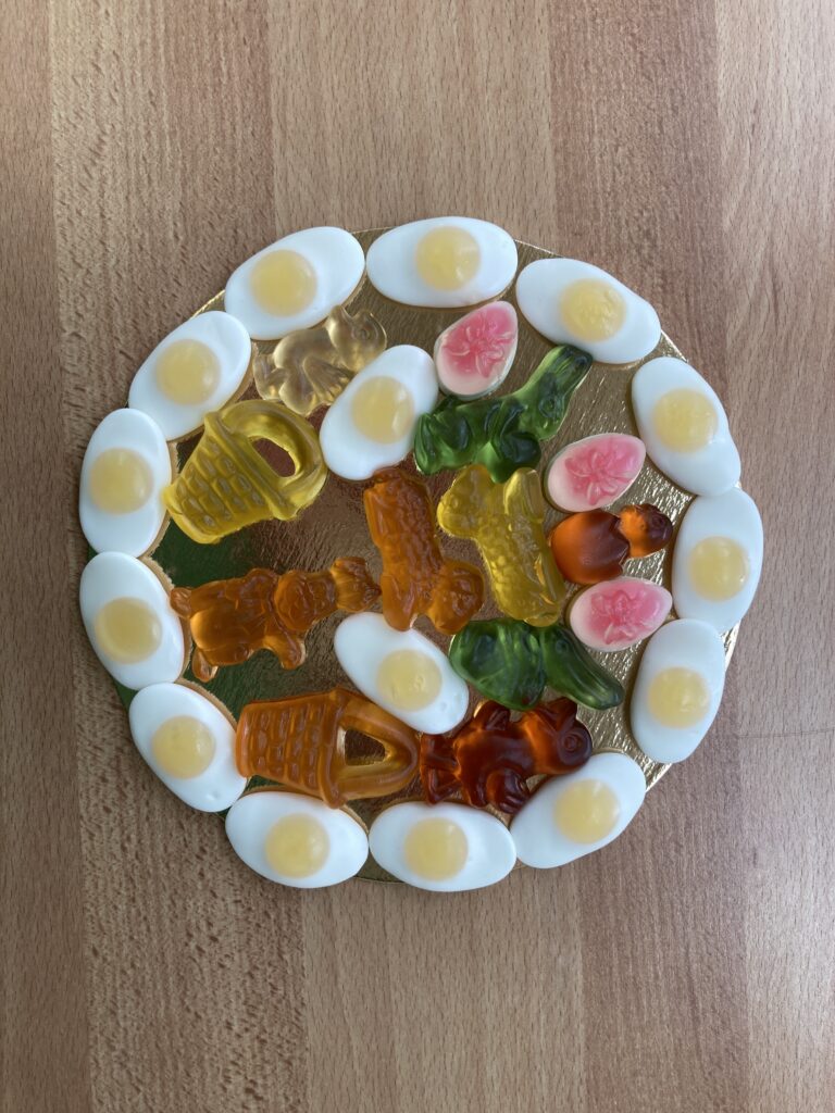 Mandalas aus Gummibären vom Bärentreff Trier - danke für die Spende!
